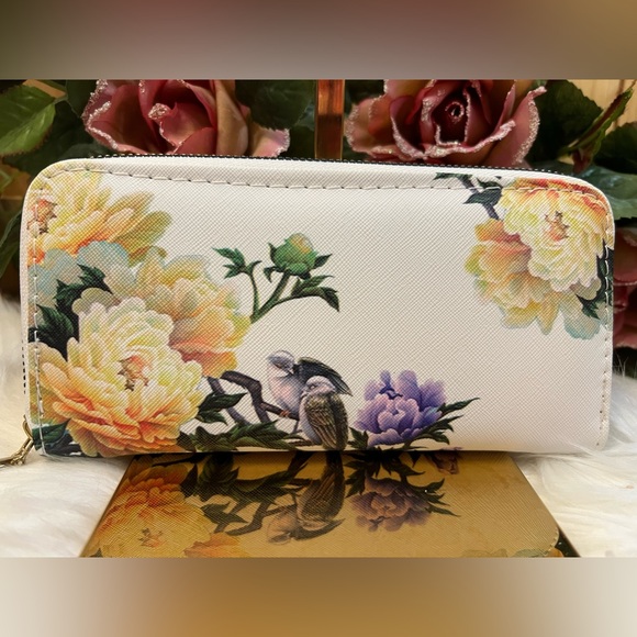Handbags - Paisley Fashion Long Wallet